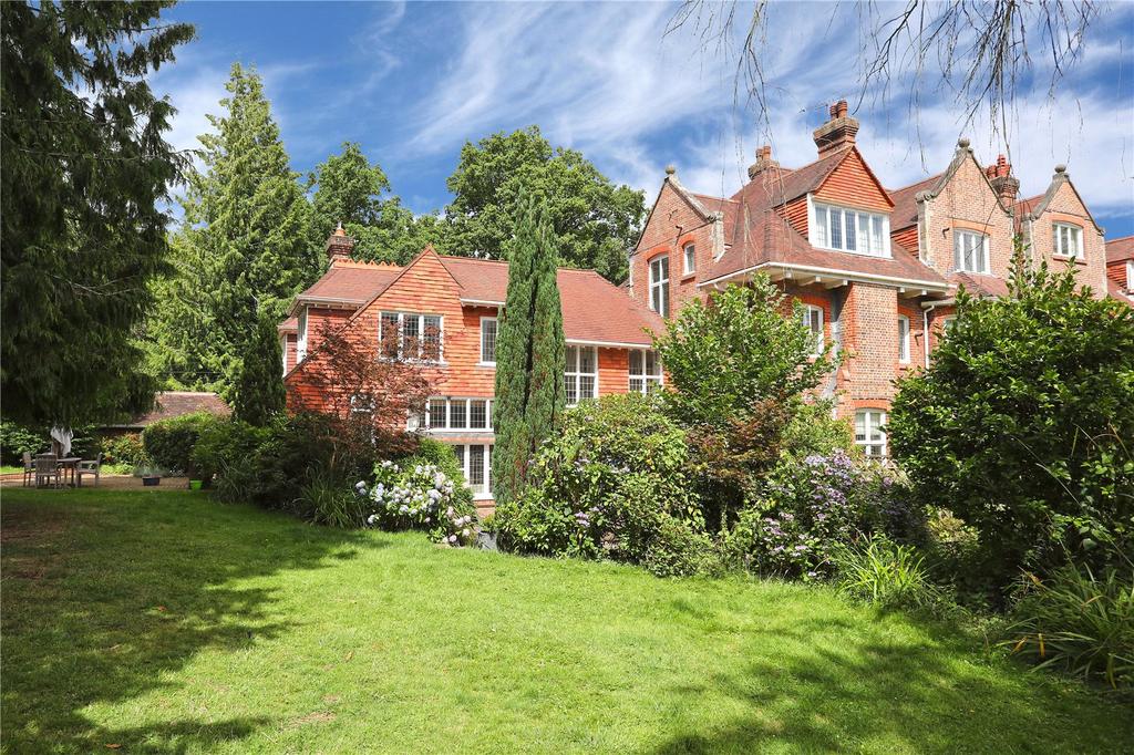Edenbridge Road, Hartfield, East Sussex, TN7 6 bed semidetached house