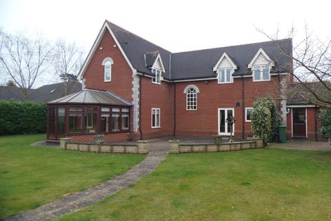 4 bedroom detached house to rent, Roundhill, Kirby Muxloe, Leicester LE9