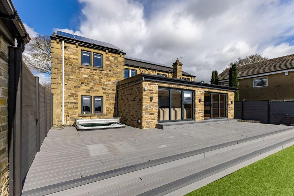 Westfield Lane, Wyke, BD12 9BY 4 bed detached house £895,000