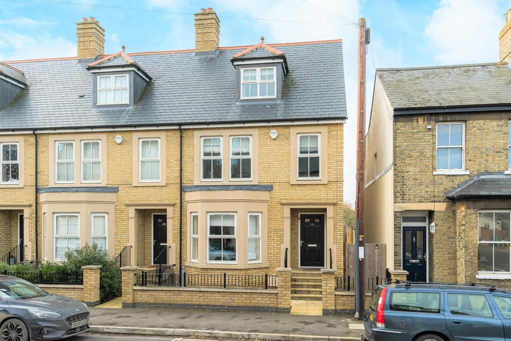 Abbey Road, Central Oxford, OX2 4 bed end of terrace house for sale £