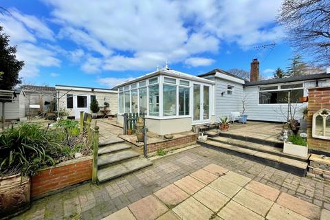 1 Dowlands Close, Bournemouth, BH10 5LH