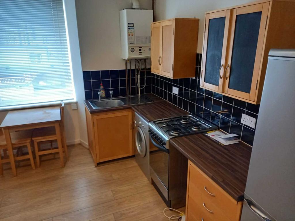 Well Street, Paisley 2 bed flat £500 pcm (£115 pw)