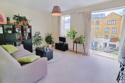 2 bedroom flat to rent, Roy Square, London E14