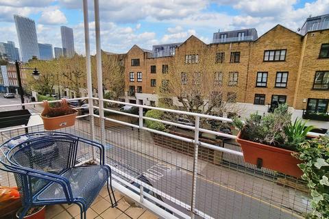 2 bedroom flat to rent, Roy Square, London E14