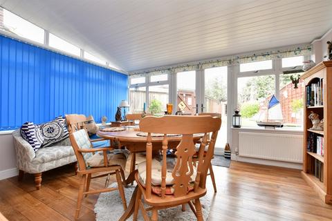 44 Orchard Way, Reigate, RH2 8DT