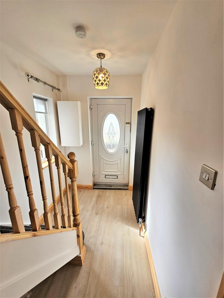 Beechtree Road, Walsall, WS9 3 bed semidetached house £1,195 pcm (£276 pw)