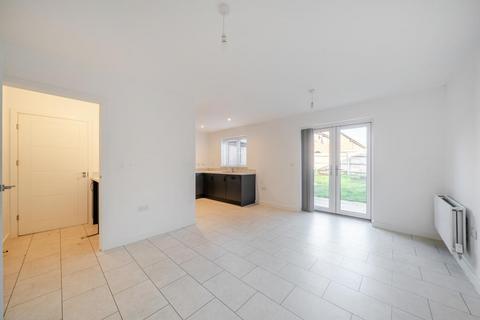 4 bedroom detached house to rent, Granary Close,  Witney,  OX29