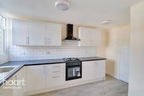 27 Robin Way, Orpington, BR5 3AX