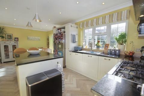 7 Barn End, Marshfield, Chippenham, SN14 8PE