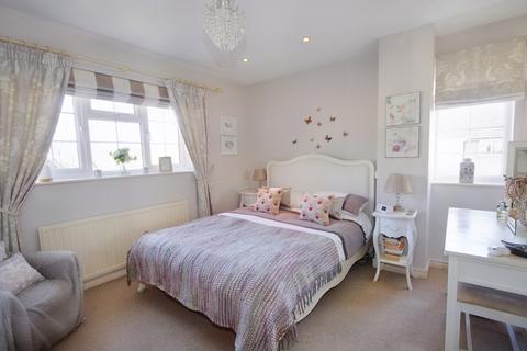 7 Barn End, Marshfield, Chippenham, SN14 8PE