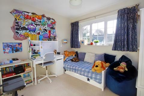 7 Barn End, Marshfield, Chippenham, SN14 8PE