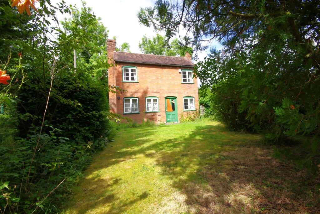 Lowbands, Gloucester GL19 3 bed detached house £400,000
