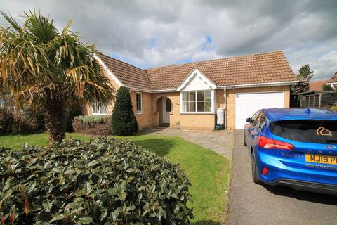 2 bedroom detached bungalow to rent, Hinton View, Haddenham, ELY, Cambridgeshire, CB6