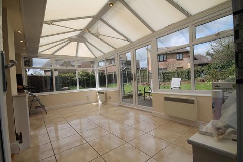 2 bedroom detached bungalow to rent, Hinton View, Haddenham, ELY, Cambridgeshire, CB6