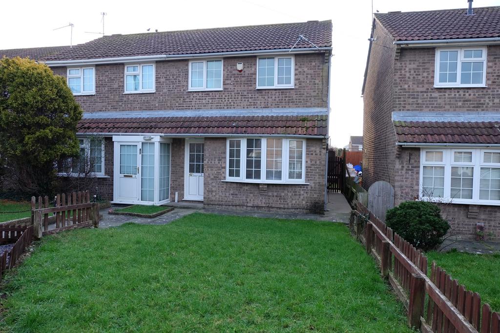 43 Fonmon Park Road, Rhoose, Barry 3 bed semidetached house £950 pcm (£219 pw)