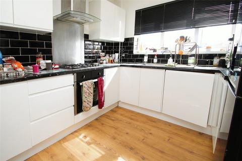 2 bedroom maisonette to rent, Eastern Avenue East, Romford, RM1