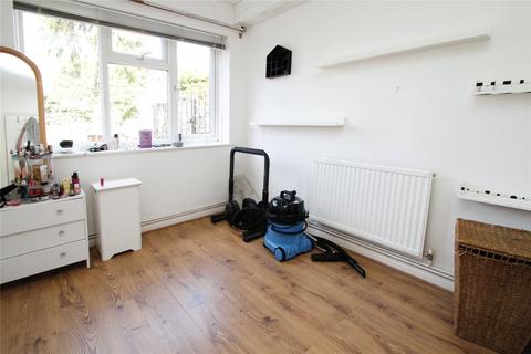 2 bedroom maisonette to rent, Eastern Avenue East, Romford, RM1