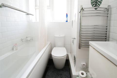 2 bedroom maisonette to rent, Eastern Avenue East, Romford, RM1