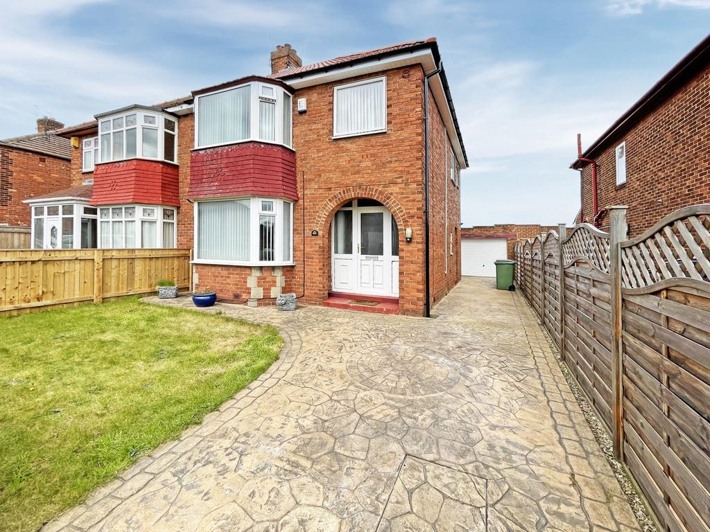 Westbrooke Avenue, Hartlepool, TS25 3 bed semidetached house £172,000