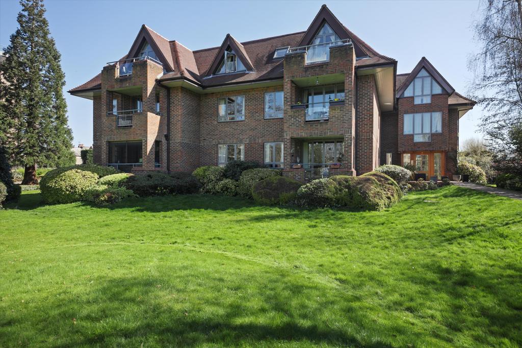 Manhattan Drive, Cambridge, Cambridgeshire, CB4 2 bed flat for sale £