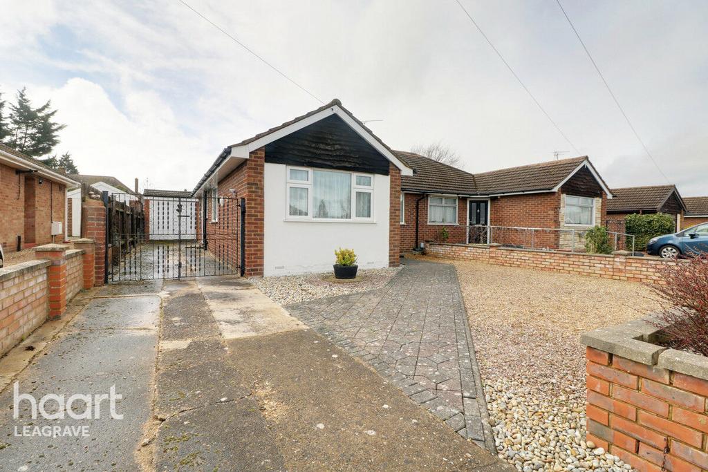 Vincent Road, Luton 3 bed semidetached bungalow for sale £325,000