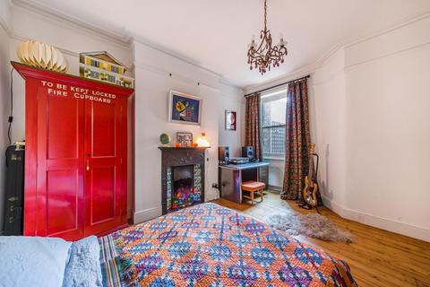 Flat 10, Aberdeen Court Aberdeen Park, London, N5 2BH