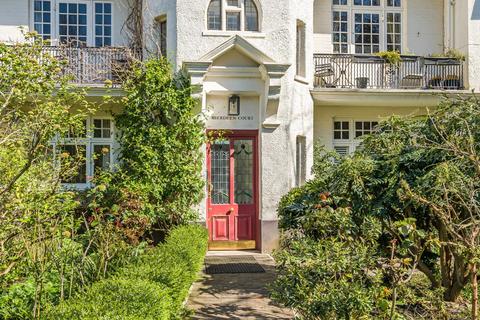 Flat 10, Aberdeen Court Aberdeen Park, London, N5 2BH