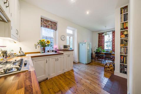 Flat 10, Aberdeen Court Aberdeen Park, London, N5 2BH