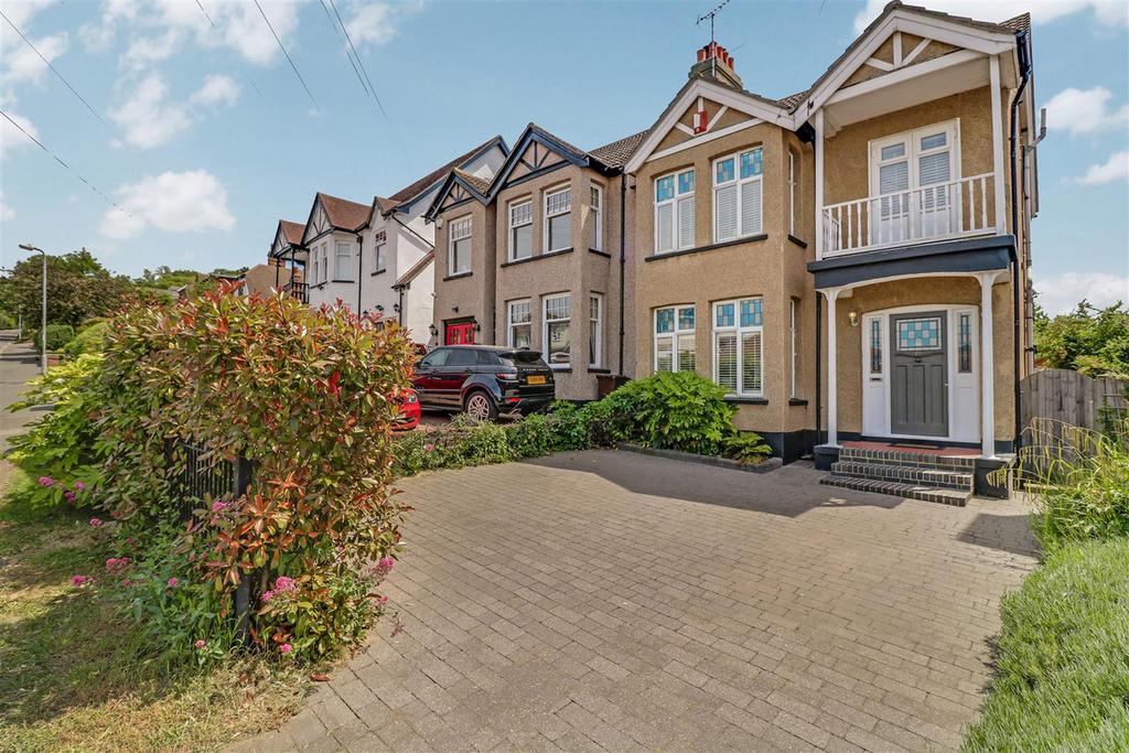 Vicarage Hill, Benfleet, SS7 3 bed semidetached house for sale £575,000