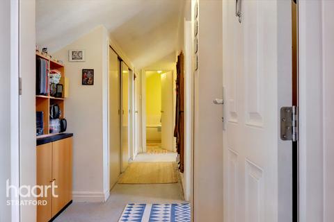 1 bedroom flat for sale, Elmgreen Close, London