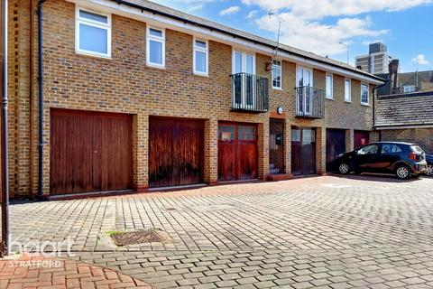Elmgreen Close, London