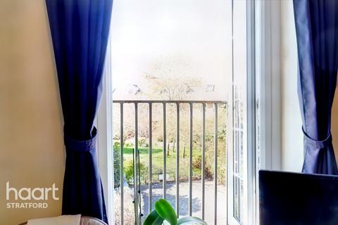 1 bedroom flat for sale, Elmgreen Close, London
