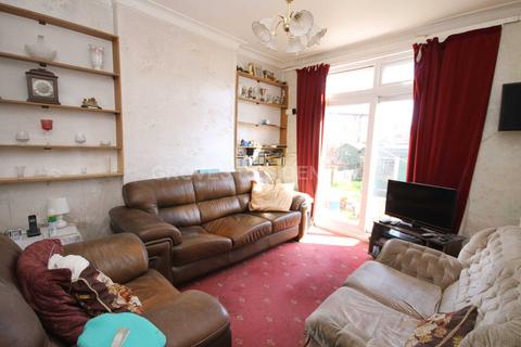 77 Kings Avenue, New Malden, KT3 4DU