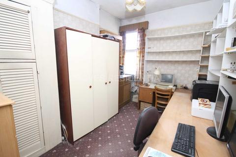 77 Kings Avenue, New Malden, KT3 4DU