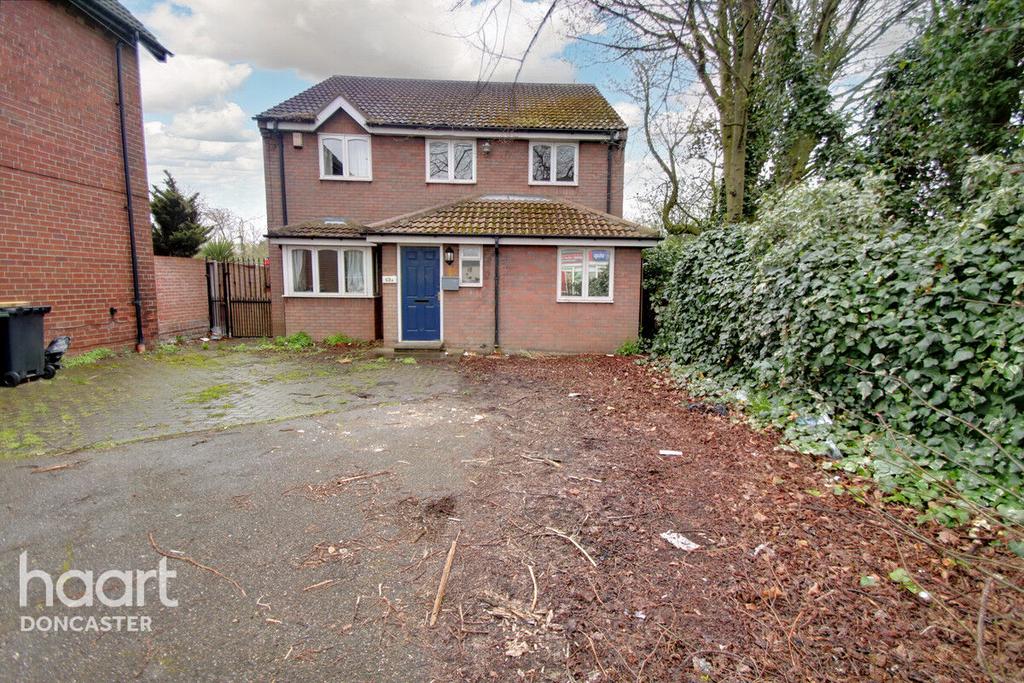 Warmsworth Road, Doncaster 4 bed detached house for sale £220,000