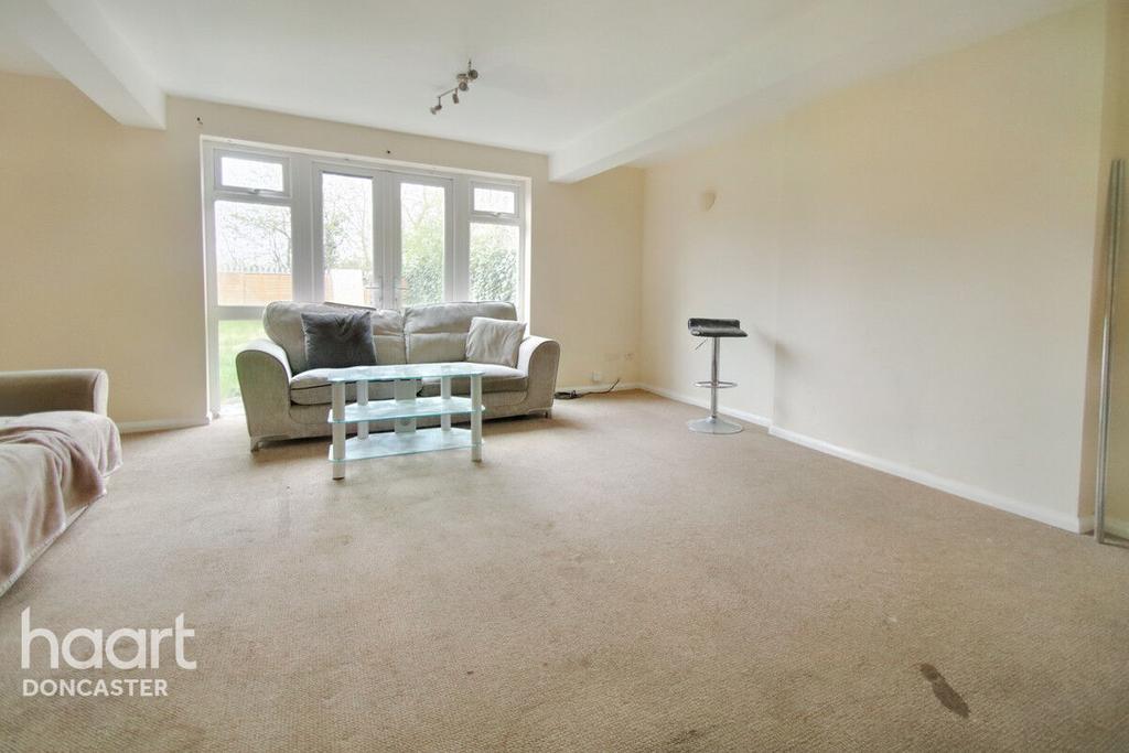 Warmsworth Road, Doncaster 4 bed detached house for sale £220,000