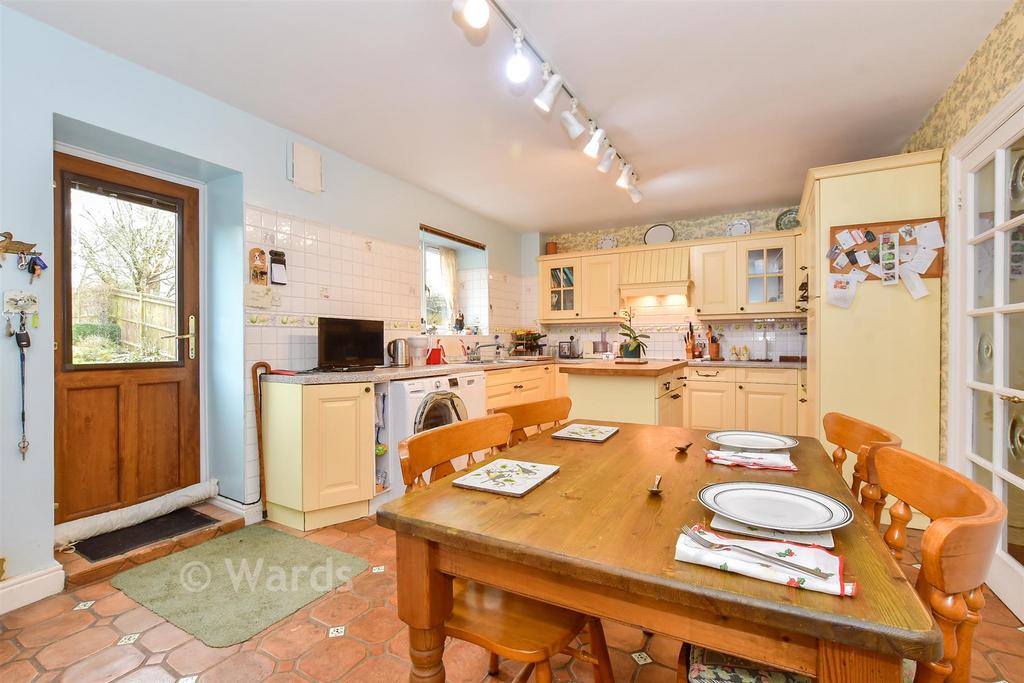 Kitchen/ Breakfast Room
