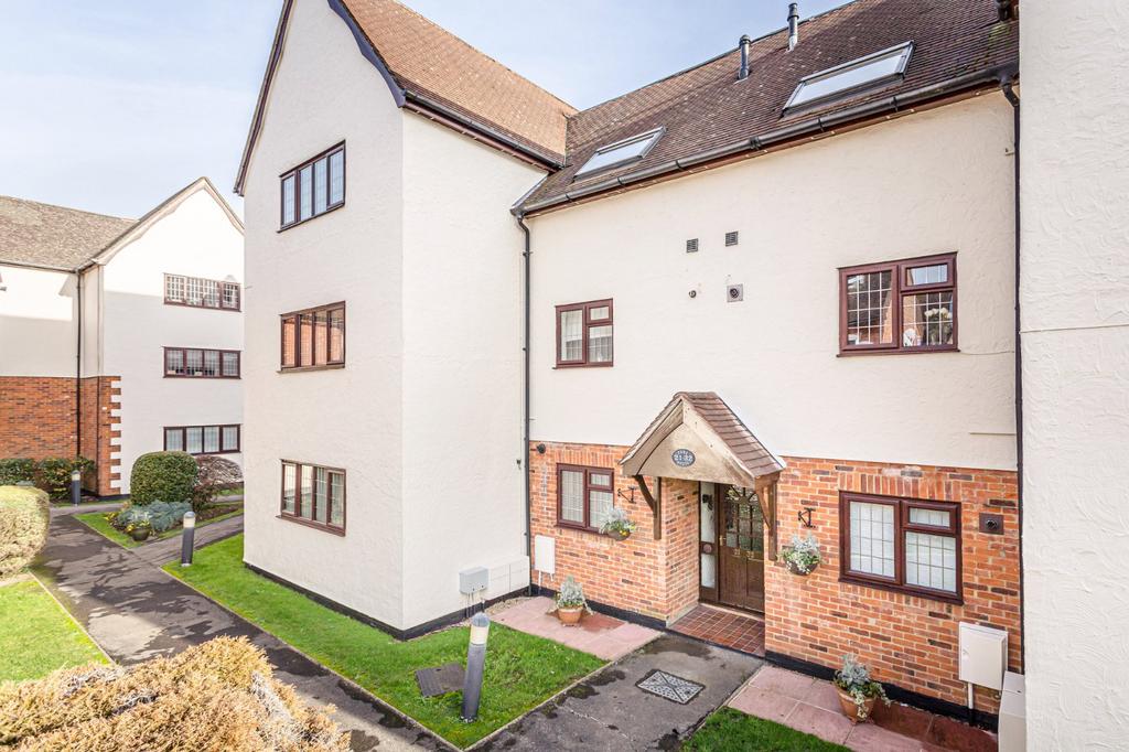 Hadham Road, Stortford, Hertfordshire, CM23 2 bed apartment for sale £325,000