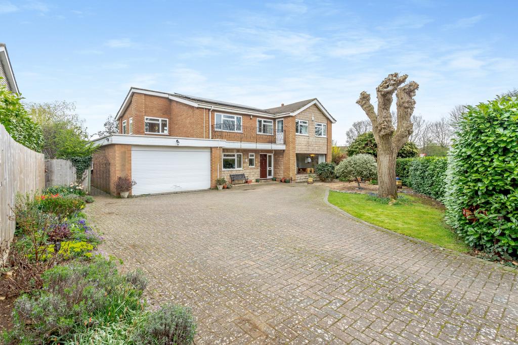 Church Way, Weston Favell, Northampton Northamptonshire NN3 3BY 5 bed