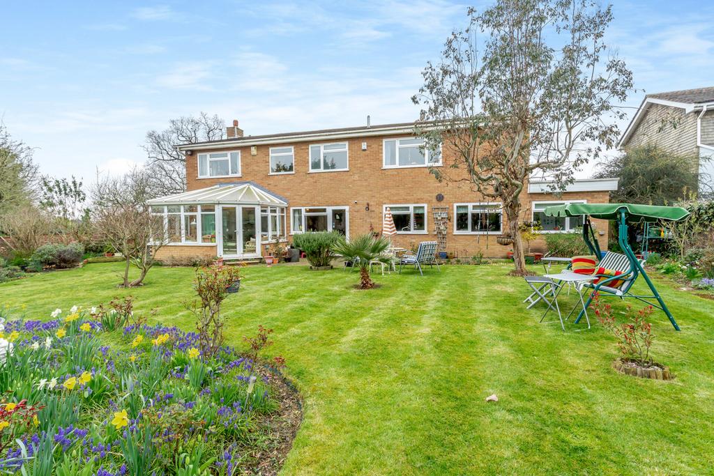 Church Way, Weston Favell, Northampton Northamptonshire NN3 3BY 5 bed