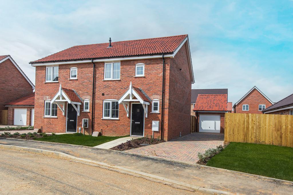 Hunstanton 2 bed semidetached house for sale £290,000