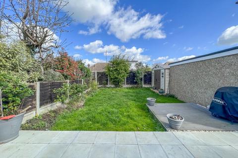 6 Cornhill Avenue, Hockley, SS5 5BZ