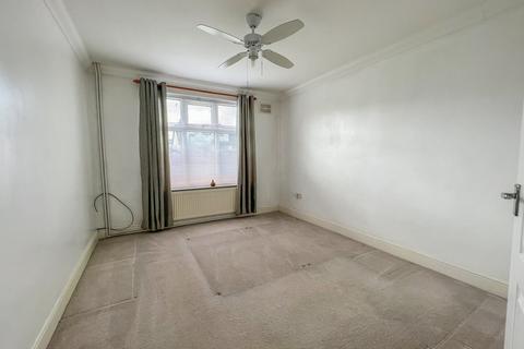6 Cornhill Avenue, Hockley, SS5 5BZ