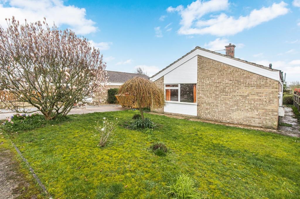 Watton 3 bed detached bungalow for sale £225,000