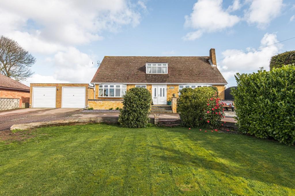 Hemsby 5 bed detached house for sale £575,000