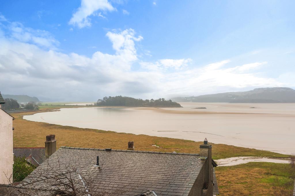 11-crown-hill-main-street-grange-2-bed-apartment-375-000