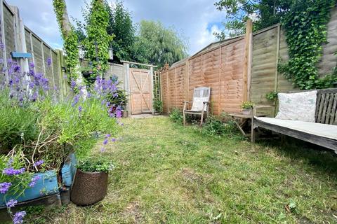 30 Headley Road, Liphook, GU30 7NP