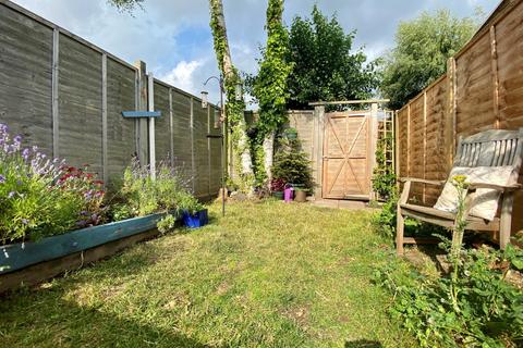30 Headley Road, Liphook, GU30 7NP