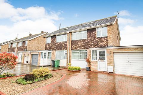 24 Swanbrook, Swindon, SN3 5AJ