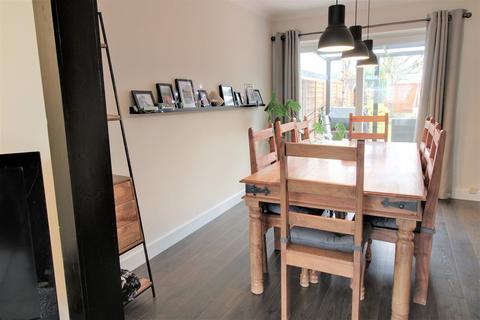 24 Swanbrook, Swindon, SN3 5AJ